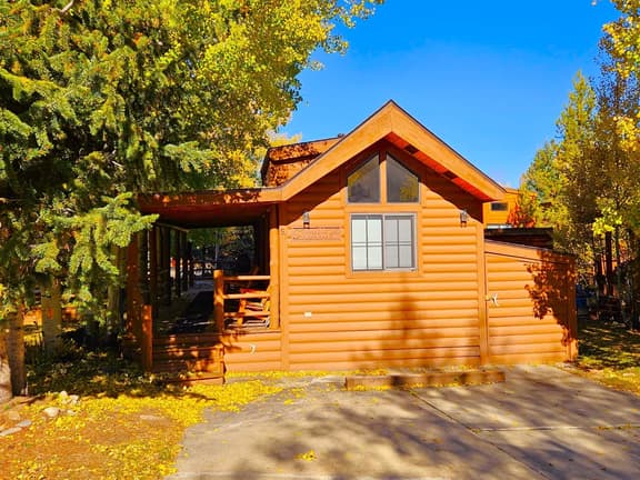 Snowcap Corner Cabin 51 - Image 1